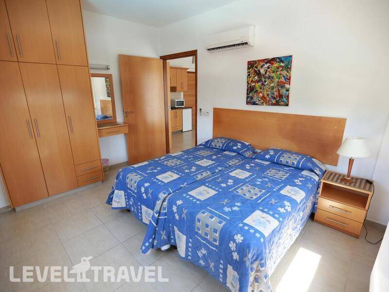 Фотография C & A Hotel Apartments (Handicaped Only)