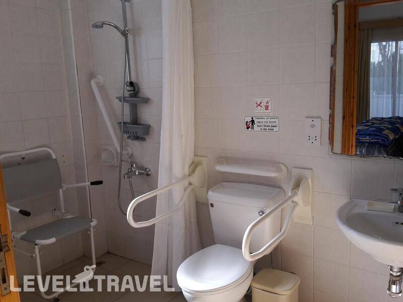 Фотография C & A Hotel Apartments (Handicaped Only)