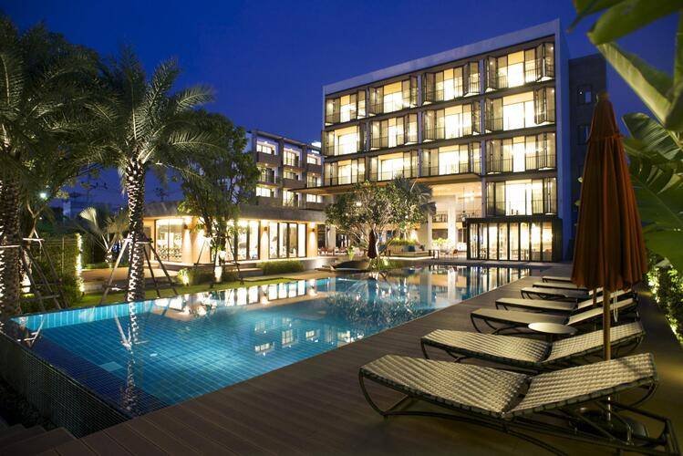 The Silver Palm Hotel