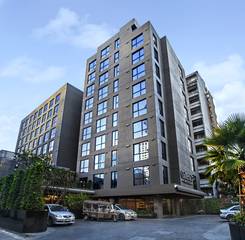 $item['hotel']['name']