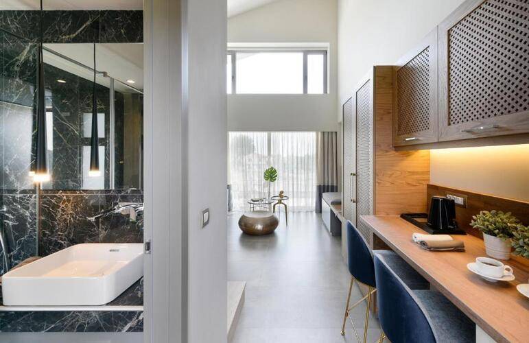 Serenity Suites