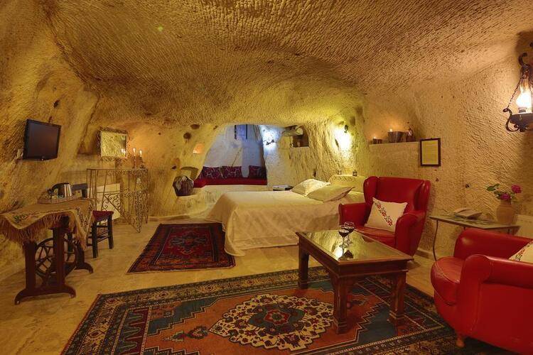 Jerveni Cave Hotel
