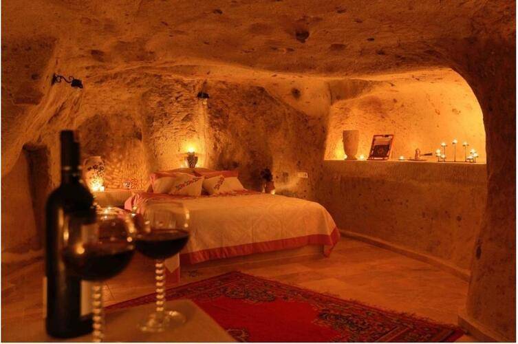 Jerveni Cave Hotel