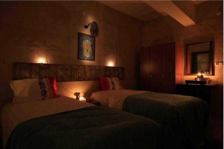 Jerveni Cave Hotel