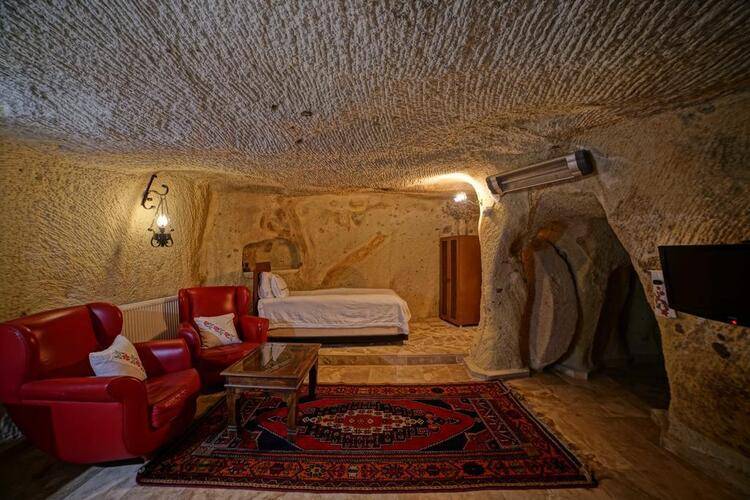 Jerveni Cave Hotel