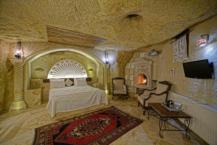 Jerveni Cave Hotel