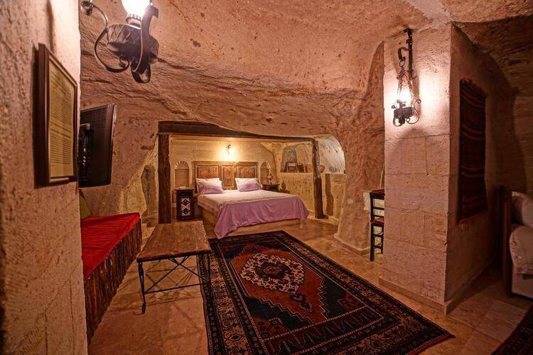 Jerveni Cave Hotel