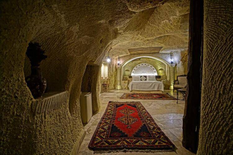 Jerveni Cave Hotel