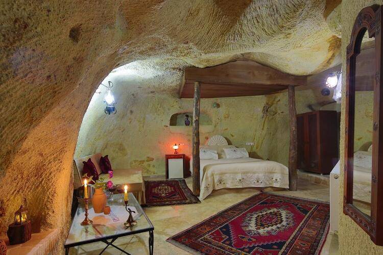 Jerveni Cave Hotel
