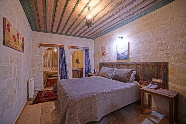 Jerveni Cave Hotel