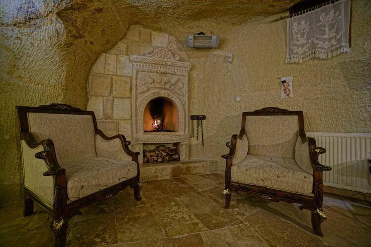 Jerveni Cave Hotel