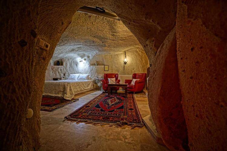 Jerveni Cave Hotel