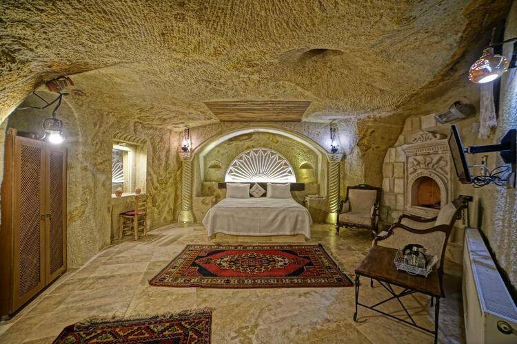 Jerveni Cave Hotel