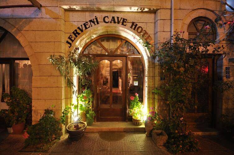 Jerveni Cave Hotel