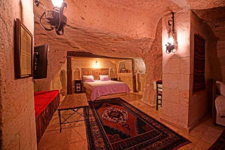 Jerveni Cave Hotel