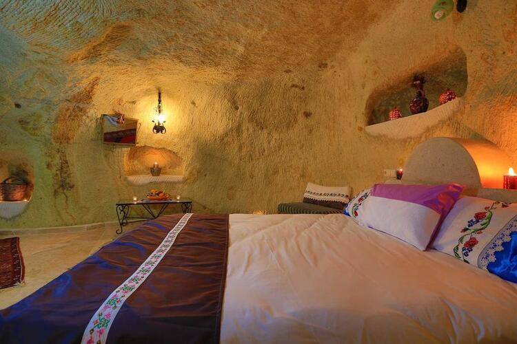 Jerveni Cave Hotel