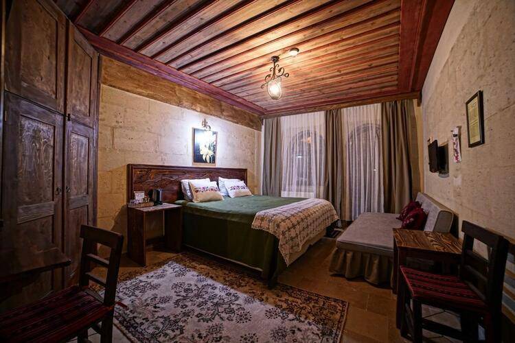 Jerveni Cave Hotel