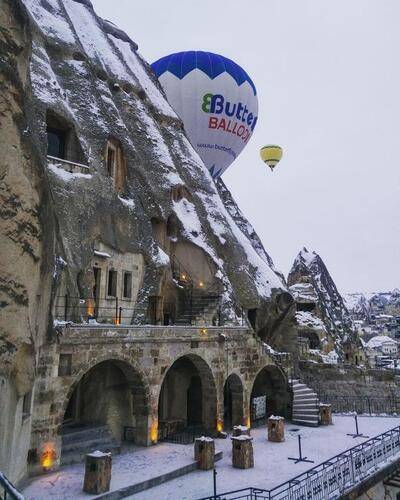 Elite Cave Suites