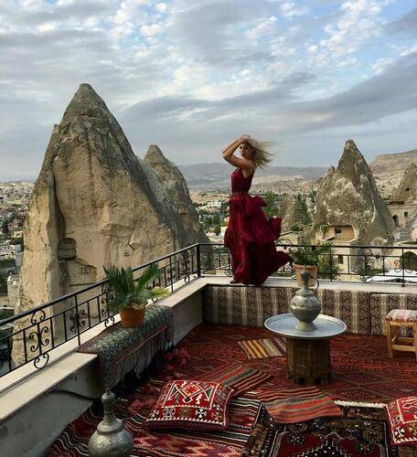 Elite Cave Suites