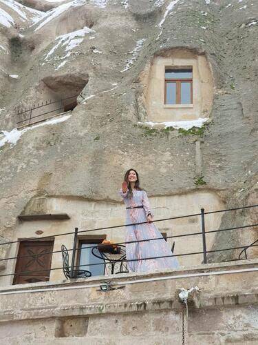 Elite Cave Suites