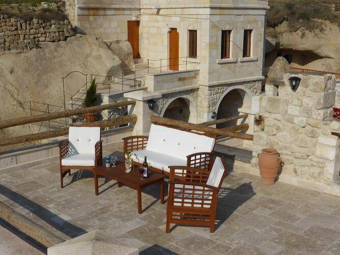Canyon Cave Hotel