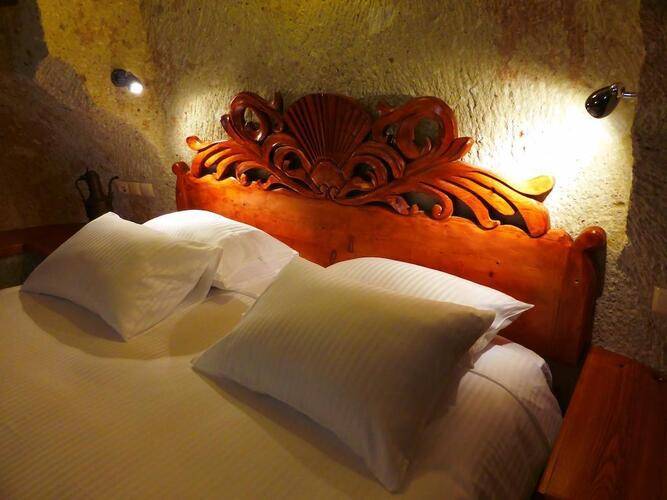 Canyon Cave Hotel