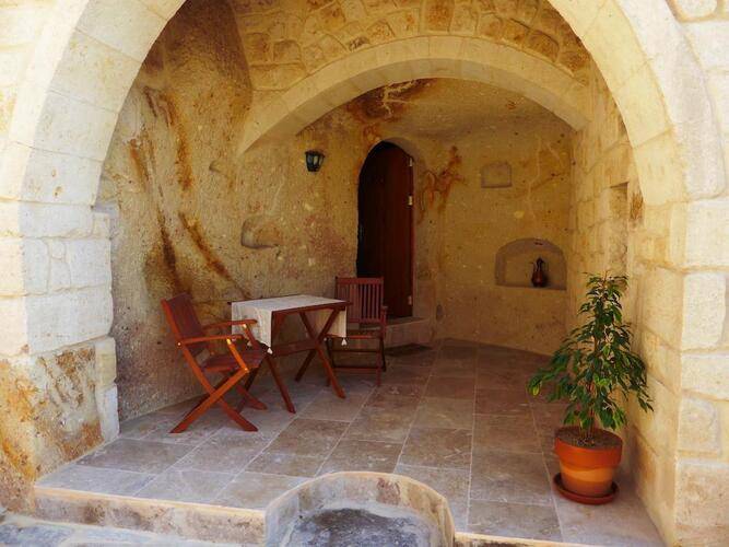 Canyon Cave Hotel