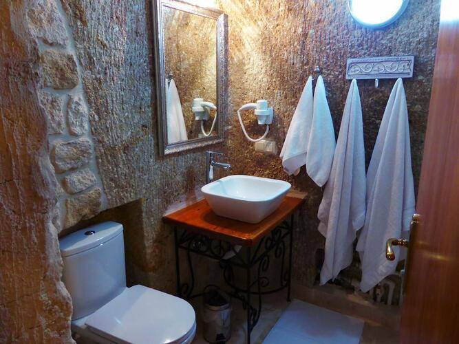 Canyon Cave Hotel
