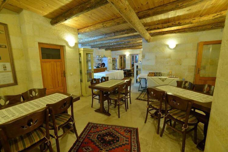Canyon Cave Hotel