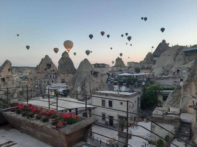 Artemis Cave Suites
