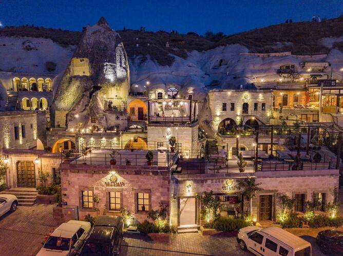 Artemis Cave Suites