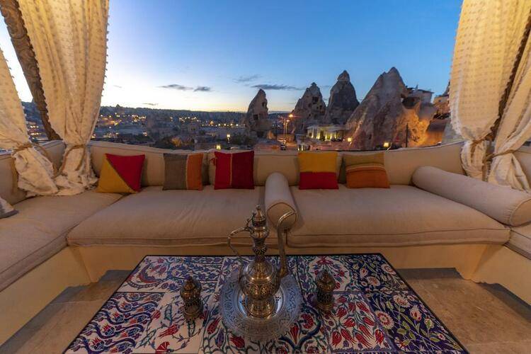 Artemis Cave Suites