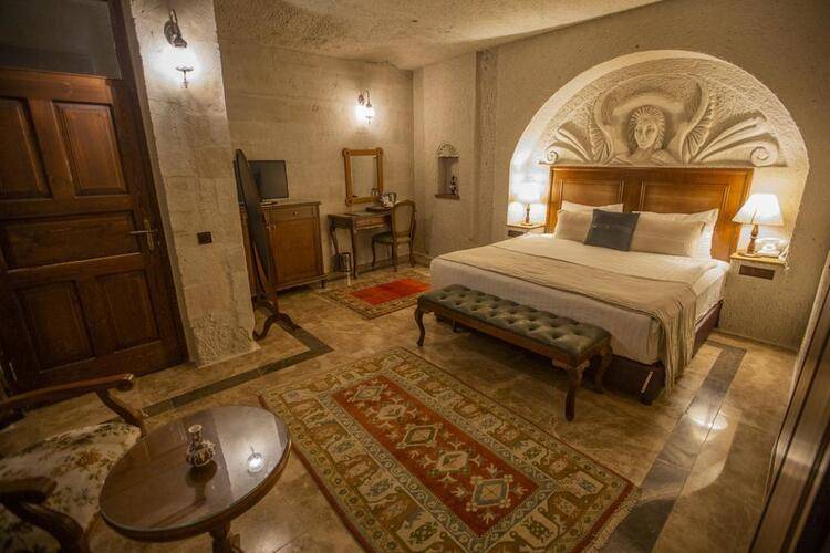Artemis Cave Suites
