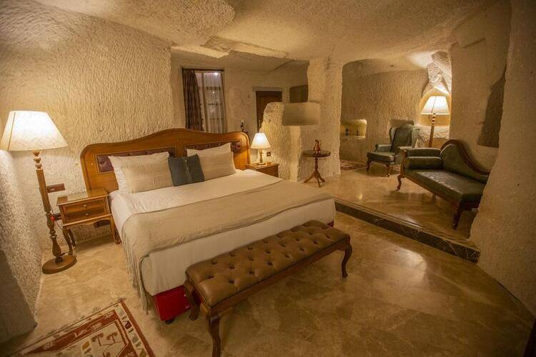 Artemis Cave Suites
