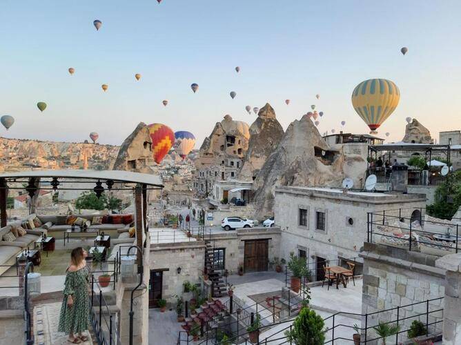 Artemis Cave Suites
