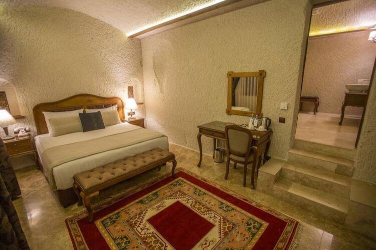 Artemis Cave Suites