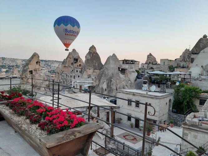 Artemis Cave Suites