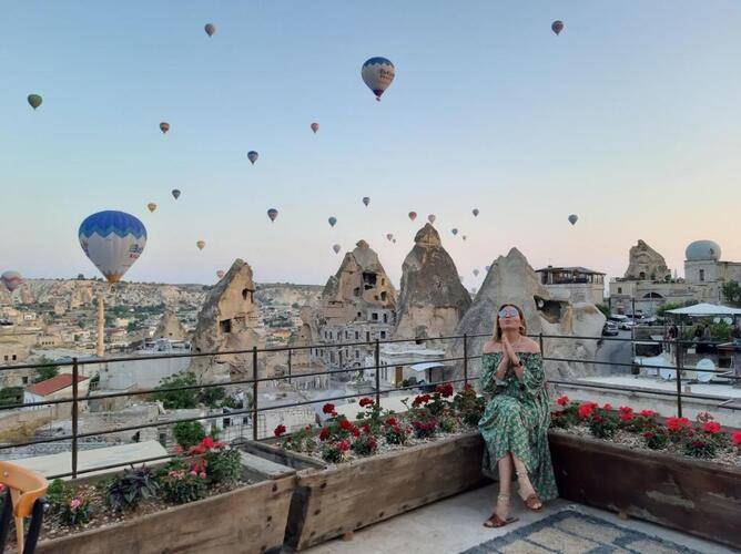 Artemis Cave Suites