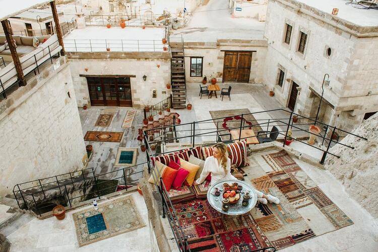 Artemis Cave Suites