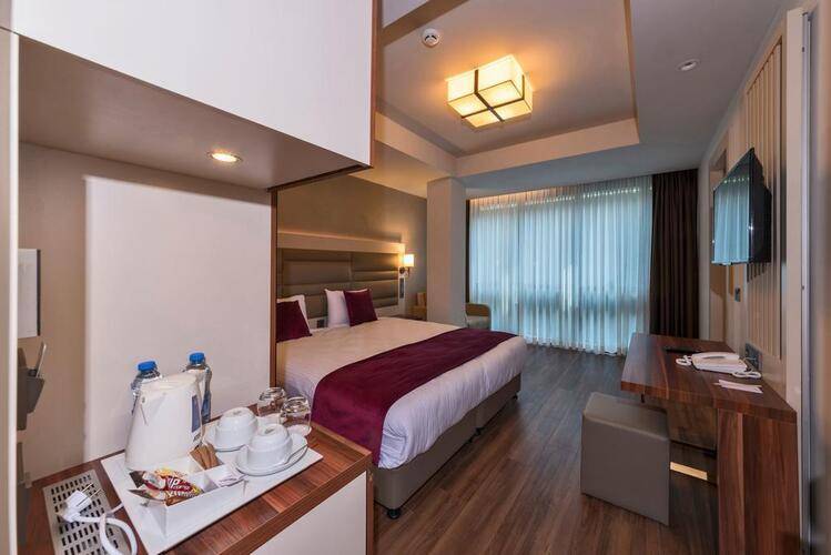 Golden Royal Hotel