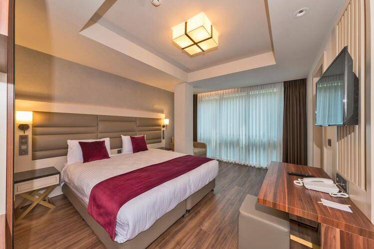 Golden Royal Hotel