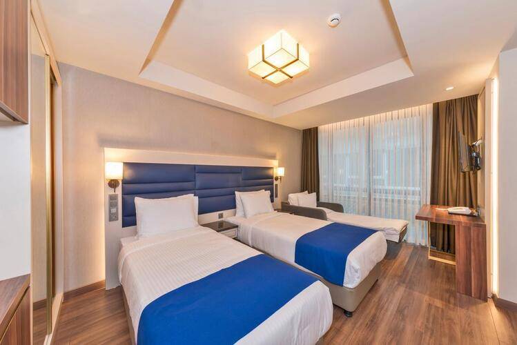 Golden Royal Hotel
