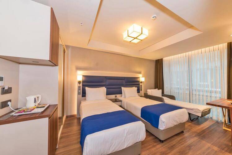 Golden Royal Hotel