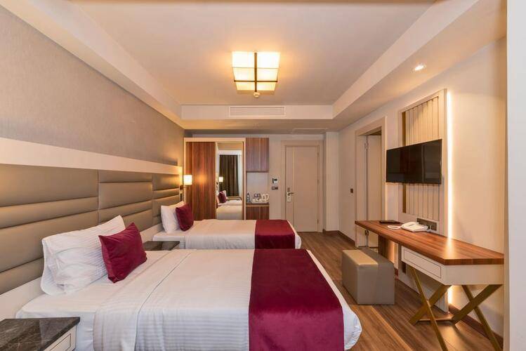 Golden Royal Hotel