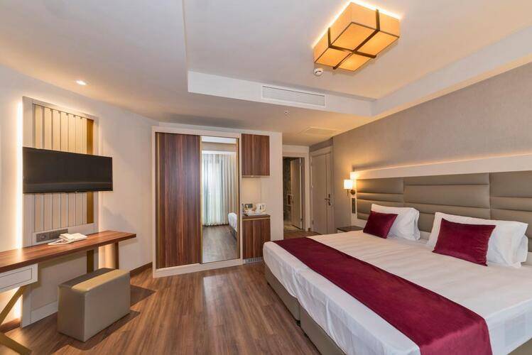 Golden Royal Hotel