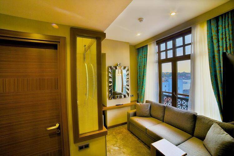 Momento Golden Horn