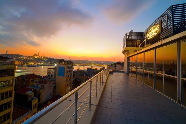 Momento Golden Horn