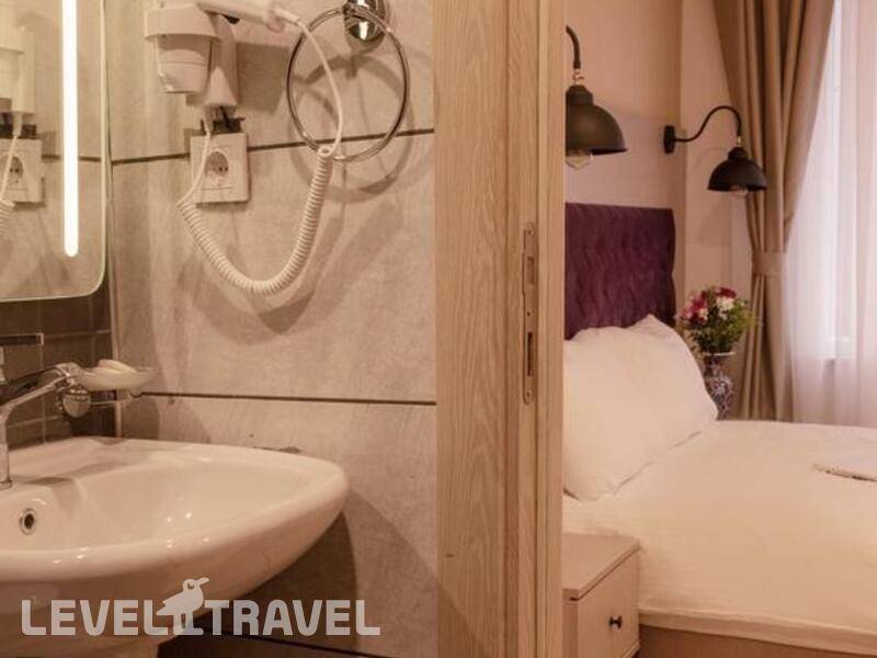 Фотография The Lola Hotel