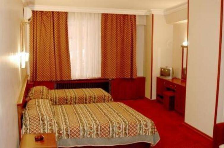 Monopol Hotel