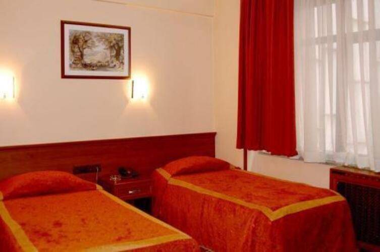Monopol Hotel
